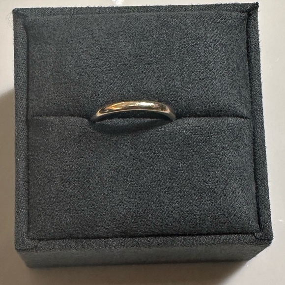 Solid Gold Ring - Picture 3 of 3